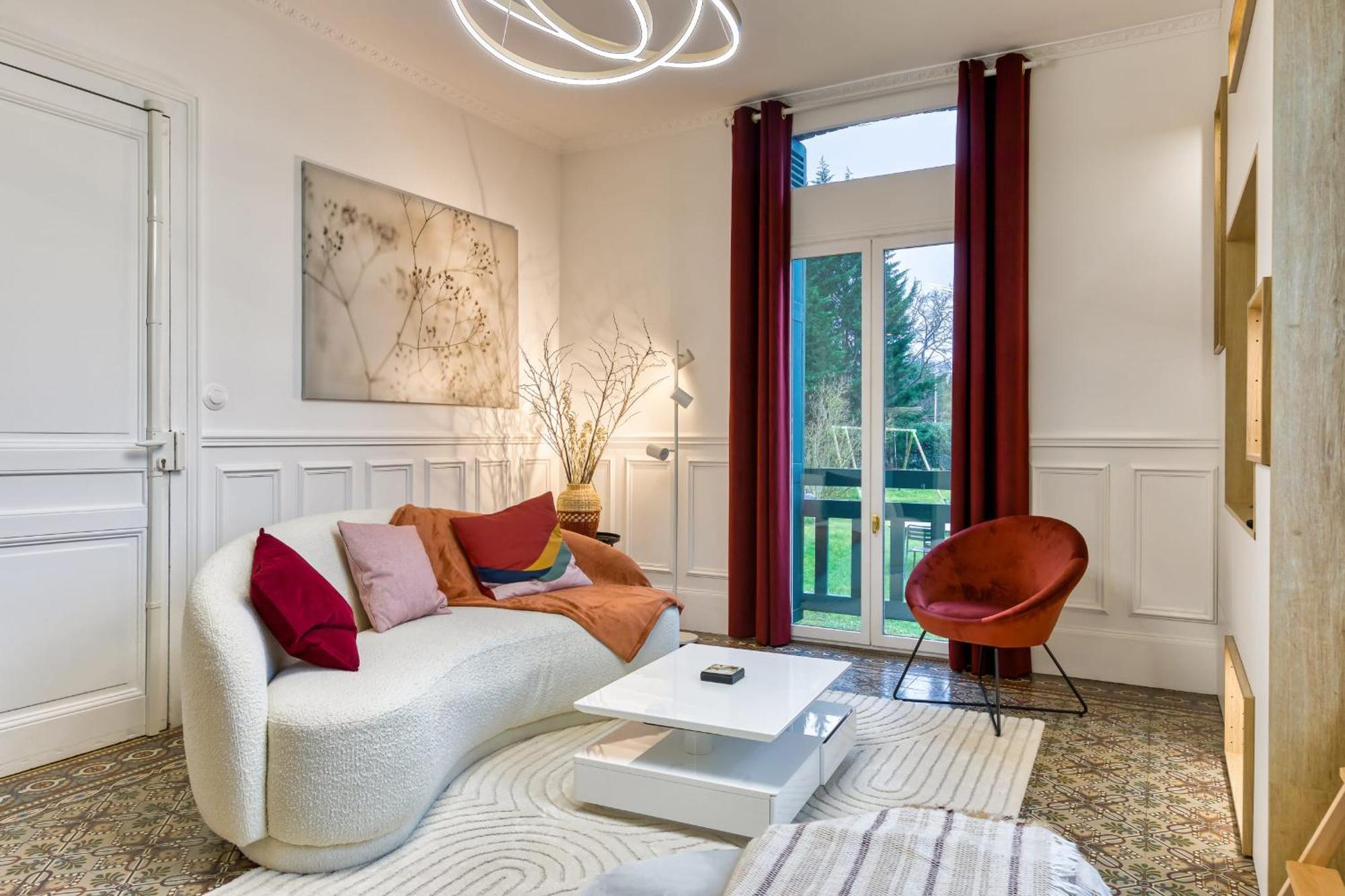 Rose Ecrin De Charme Avec Parking Terrasse Privee Et Jardin Partage Apartment Grand-Couronne Exterior photo